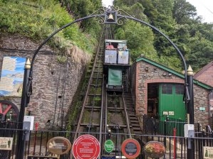 Lynton i Lynmouth Cliff Railway - kolejka w pełni napędzaną wodą